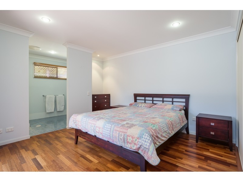 5 Couran Court, Redland Bay QLD 4165