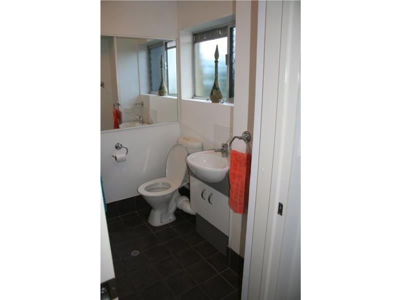 1/26 Navy Street, Holland Park West QLD 4121