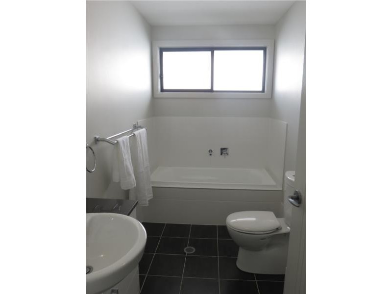 64 Lumby Drive, Bateau Bay NSW 2261