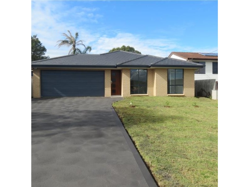 64 Lumby Drive, Bateau Bay NSW 2261