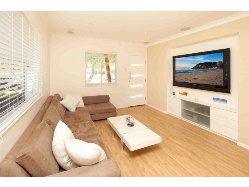 13 Harris Street, Labrador QLD 4215