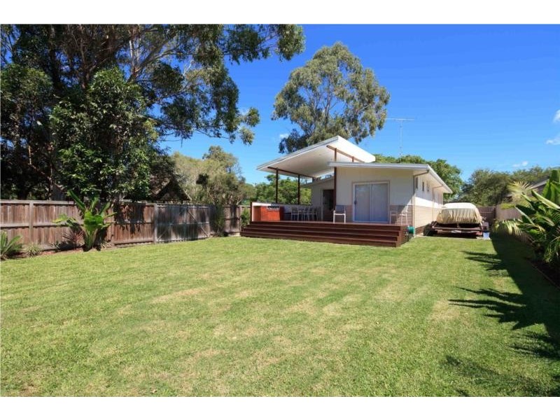 13 Harris Street, Labrador QLD 4215