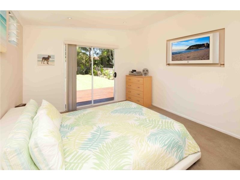 13 Harris Street, Labrador QLD 4215