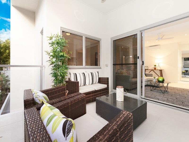 2 Little Bennett Street, Norman Park QLD 4170