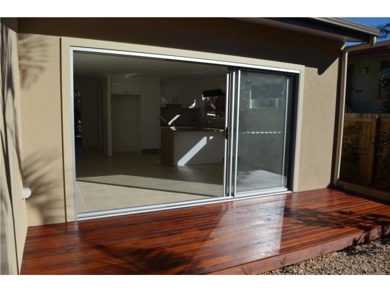 2/1 Jippi Avenue, Southport QLD 4215