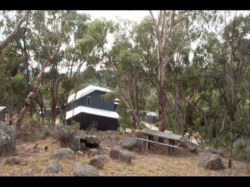 37 Roberts Road, Stanthorpe QLD 4380