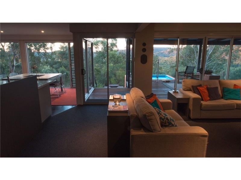 37 Roberts Road, Stanthorpe QLD 4380