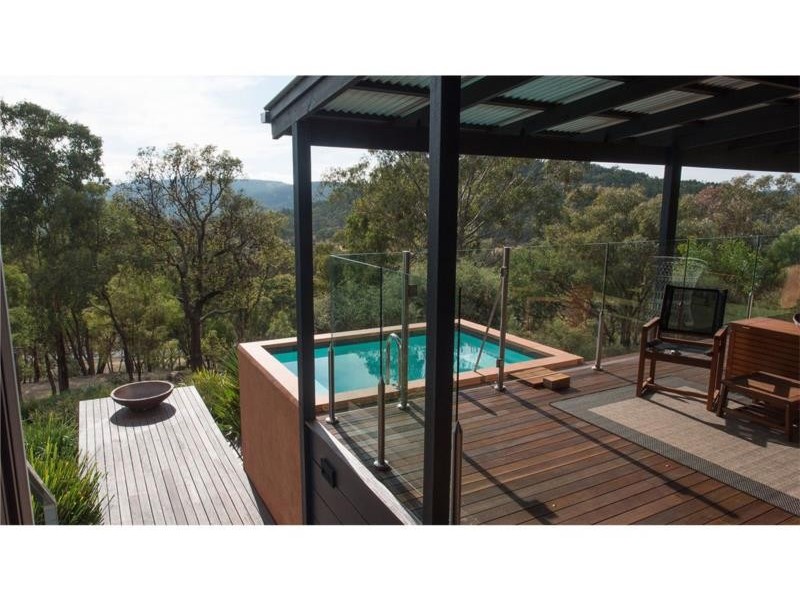 37 Roberts Road, Stanthorpe QLD 4380