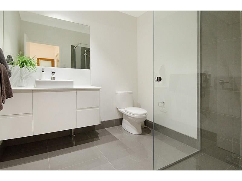 2/33 Eliza Lane, Wavell Heights QLD 4012