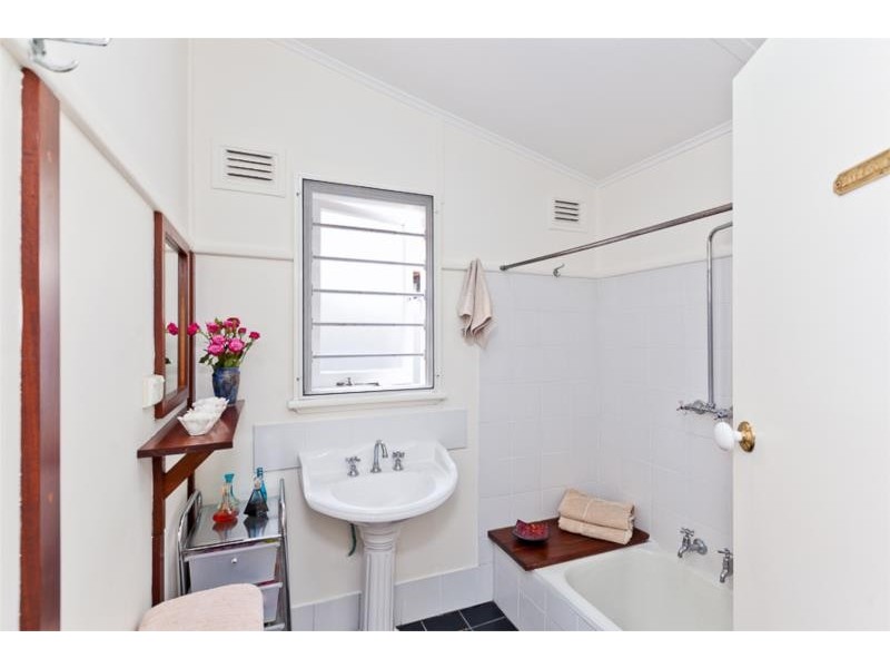 9 Toowong Street, Bayswater WA 6053