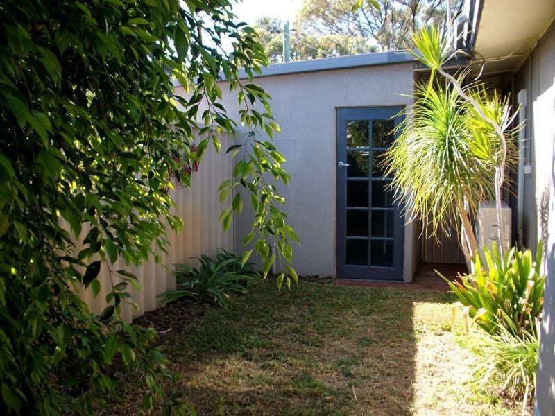 25 Waimea Road, Safety Bay WA 6169