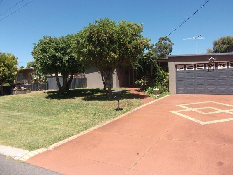 25 Waimea Road, Safety Bay WA 6169