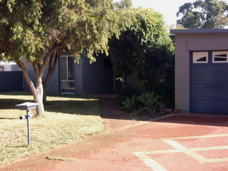 25 Waimea Road, Safety Bay WA 6169