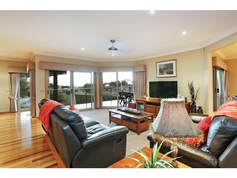 9-10 Ande Court, Highton VIC 3216