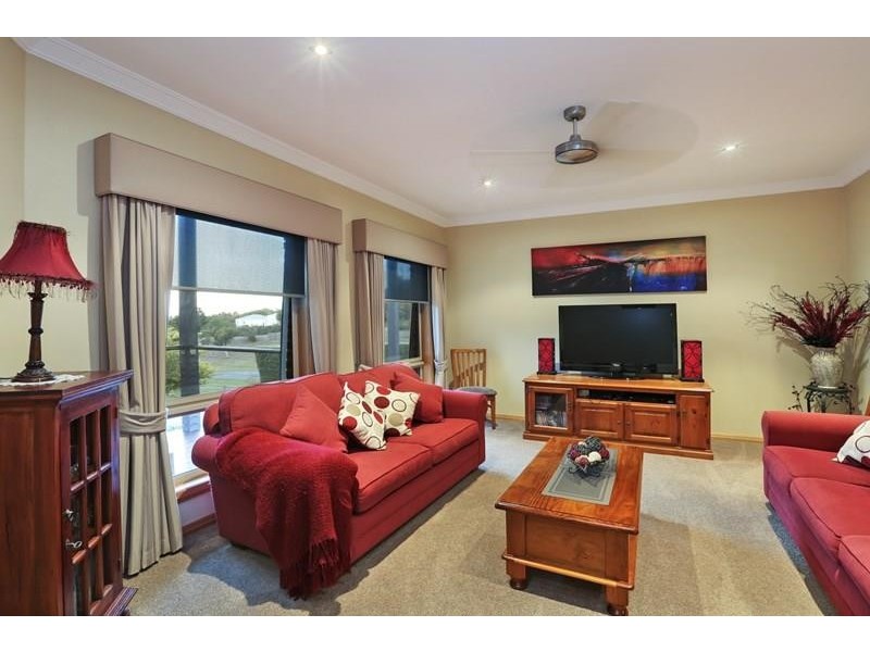 9-10 Ande Court, Highton VIC 3216