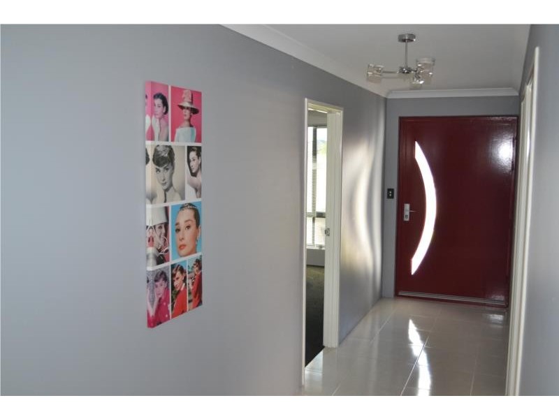 6 Toulon Mews, Piara Waters WA 6112