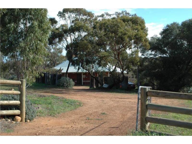 692 Julimar Road, Toodyay WA 6566