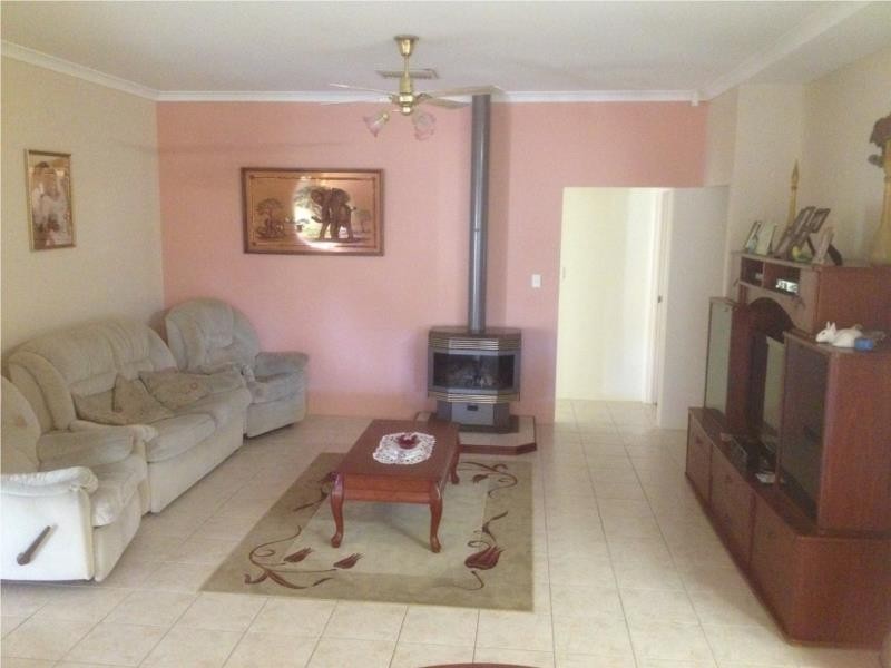 10 Paterson Road, Kelmscott WA 6111