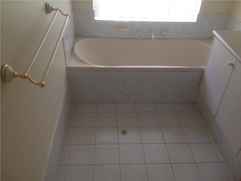 10 Paterson Road, Kelmscott WA 6111