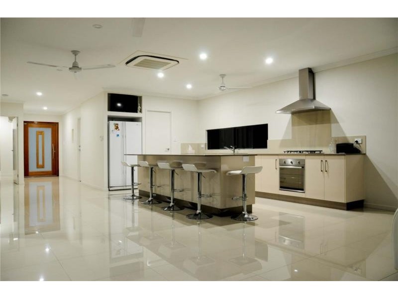 5  Bluecove Circuit, Trinity Park QLD 4879