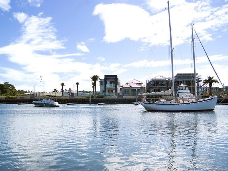 46 Harbour Rise, Hope Island QLD 4212