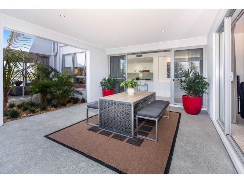 46 Harbour Rise, Hope Island QLD 4212