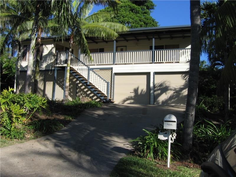 2 Hamilton Avenue, Cannonvale QLD 4802