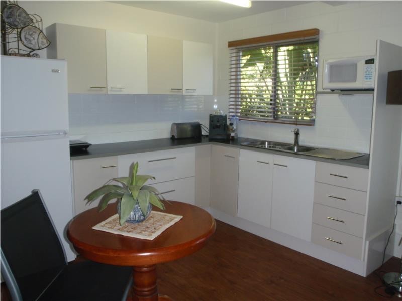 8 Adina Street, Cannonvale QLD 4802