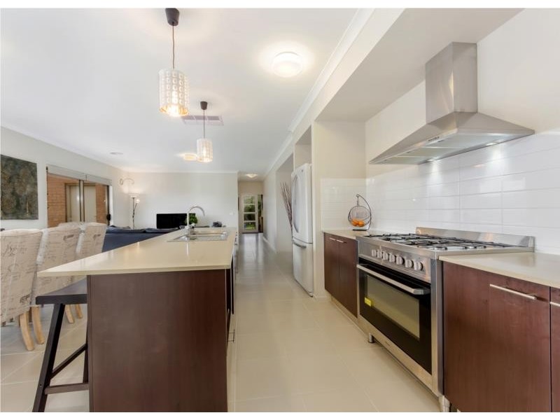 105 Valley Drive, Hidden Valley VIC 3756