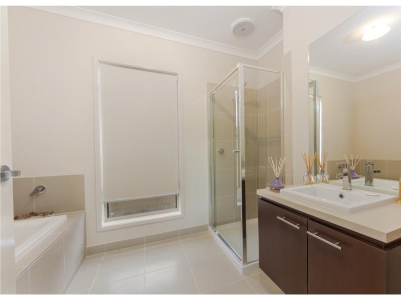 105 Valley Drive, Hidden Valley VIC 3756