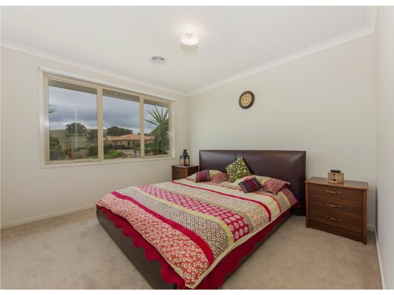 105 Valley Drive, Hidden Valley VIC 3756