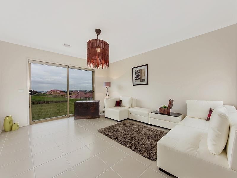 105 Valley Drive, Hidden Valley VIC 3756