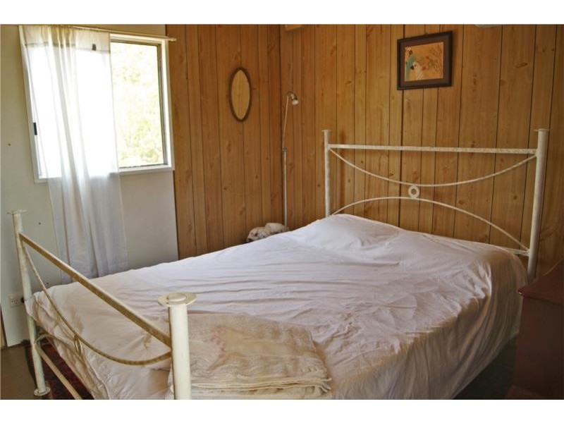 15 Thurgoods Road, Finch Hatton QLD 4756