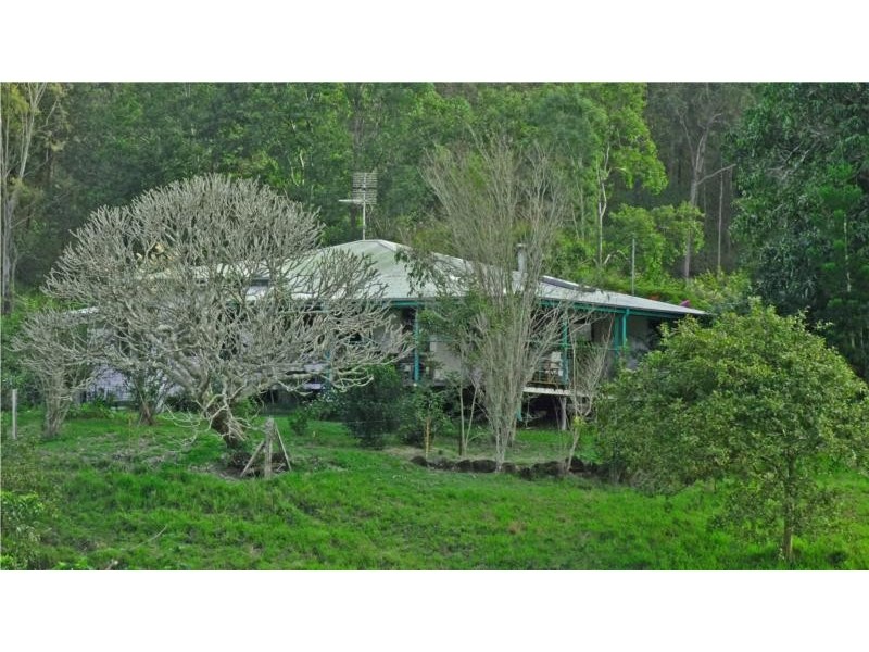 15 Thurgoods Road, Finch Hatton QLD 4756