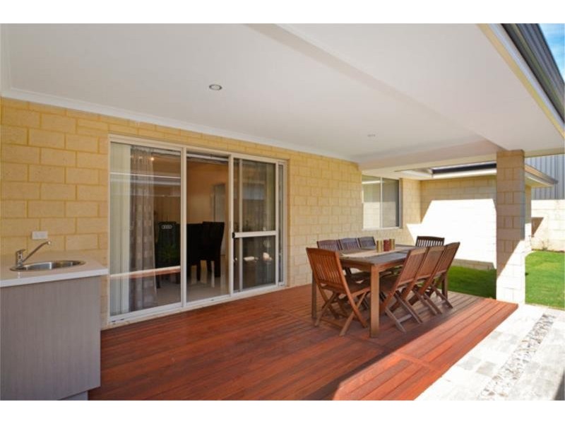 5 Menara Road, Landsdale WA 6065