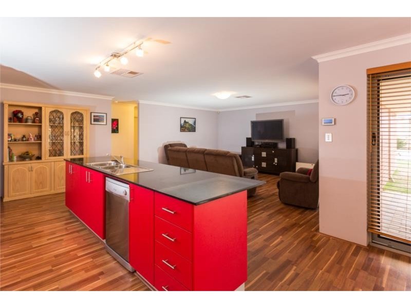 11 Kylee Close, South Guildford WA 6055