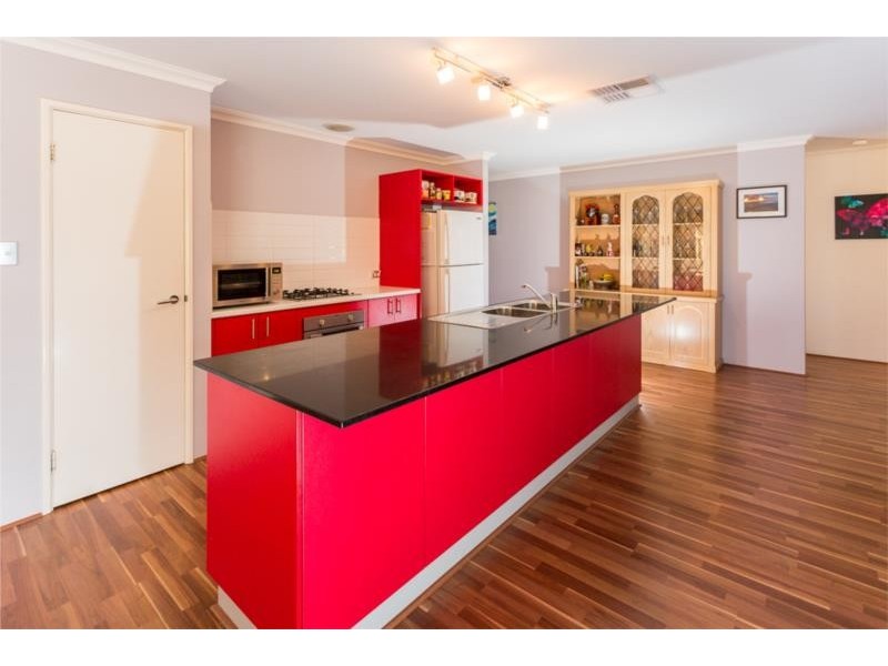 11 Kylee Close, South Guildford WA 6055