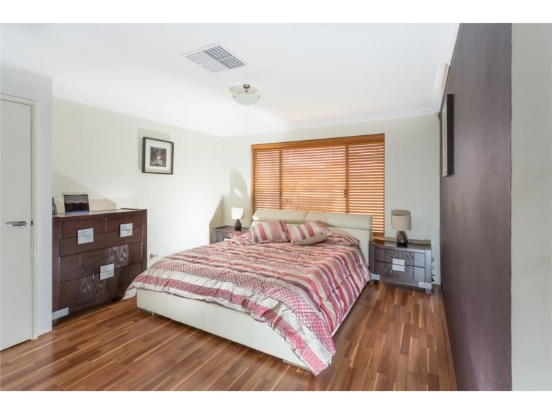 11 Kylee Close, South Guildford WA 6055