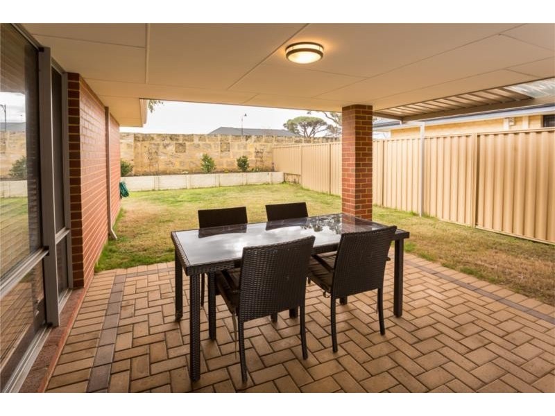 11 Kylee Close, South Guildford WA 6055