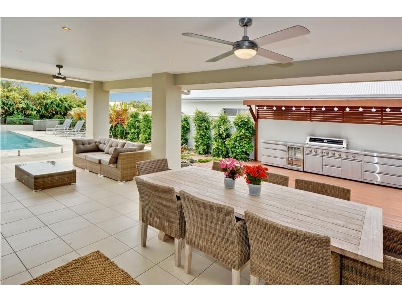 42 Whitehaven Way, Pelican Waters QLD 4551
