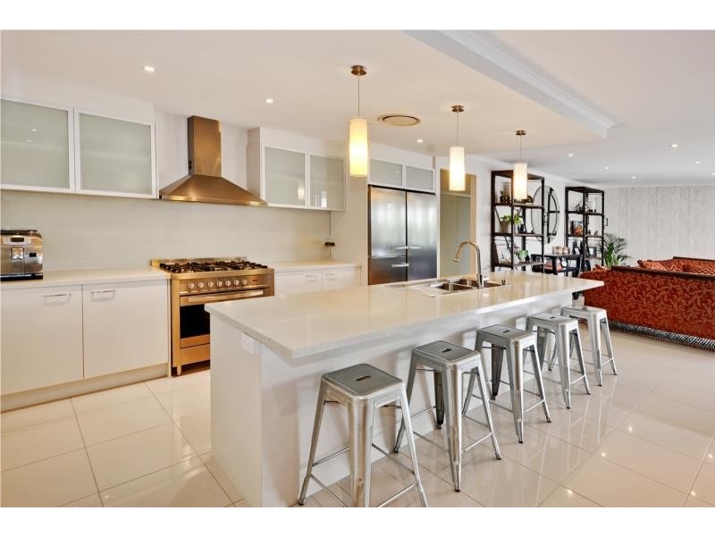 42 Whitehaven Way, Pelican Waters QLD 4551