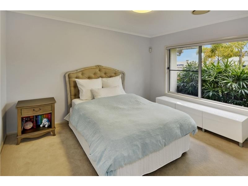 42 Whitehaven Way, Pelican Waters QLD 4551