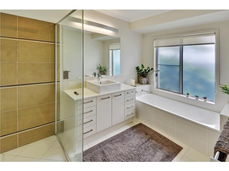42 Whitehaven Way, Pelican Waters QLD 4551