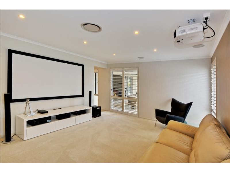 42 Whitehaven Way, Pelican Waters QLD 4551