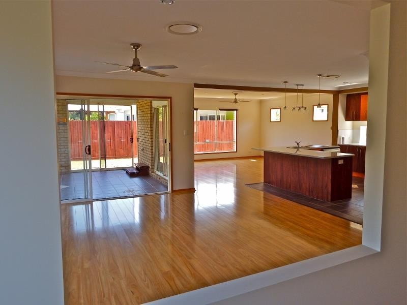 24 Kennedia Court, North Lakes QLD 4509