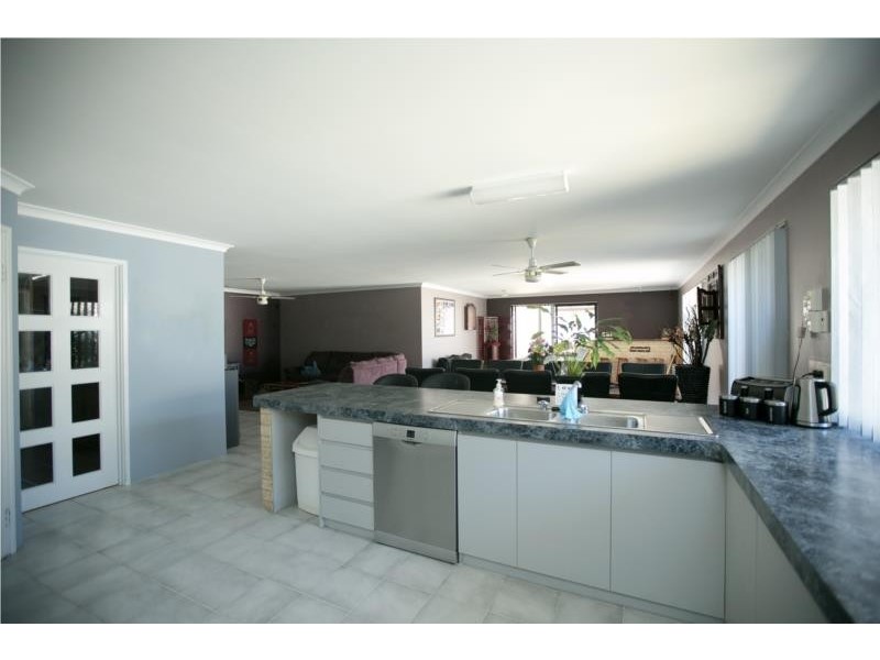 14 Yunderup Road, South Yunderup WA 6208