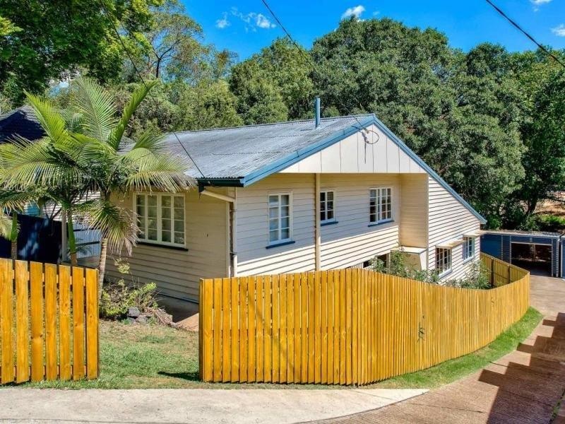 1/5 Burnham Road, Bardon QLD 4065