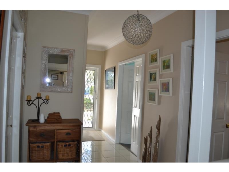 16 Mills Street, Warners Bay NSW 2282