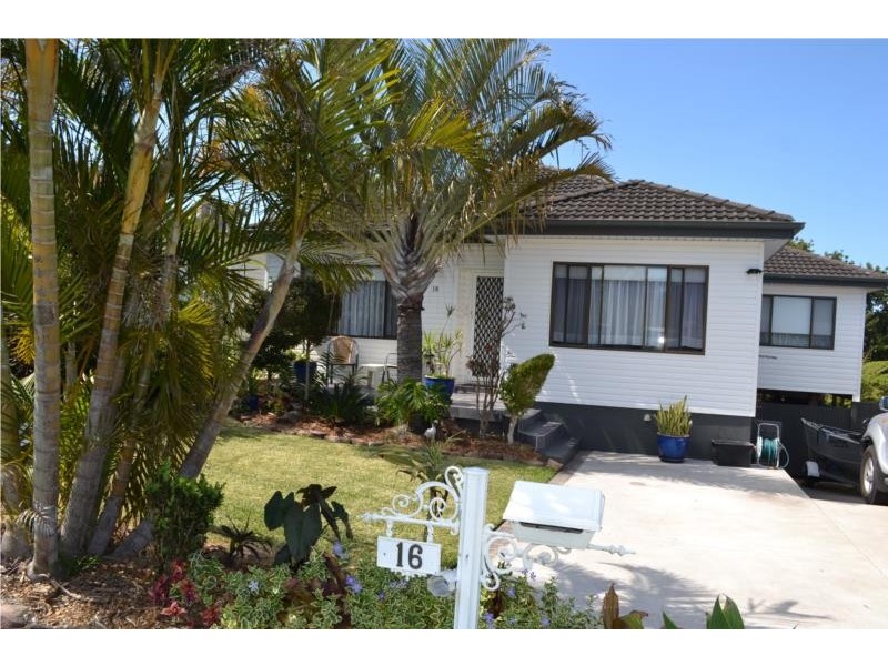 16 Mills Street, Warners Bay NSW 2282