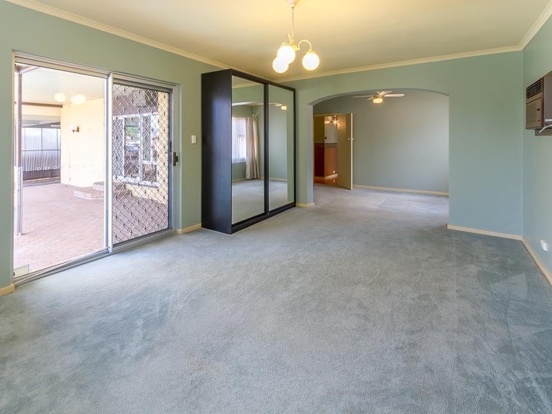 33 O’Grady Drive, Para Hills SA 5096